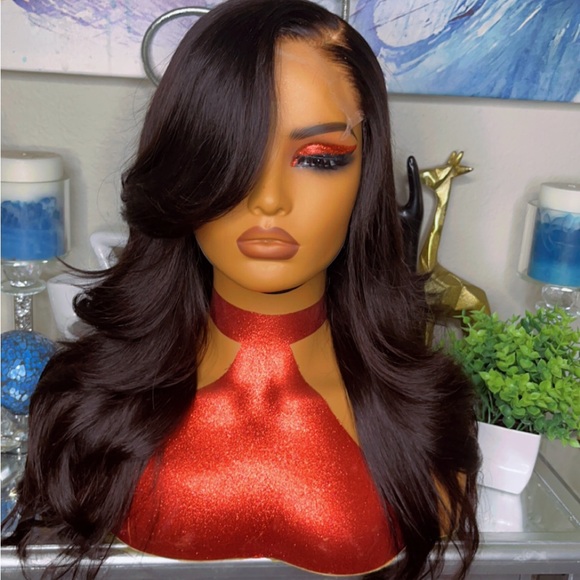 Luxurious Black Wavy Wig with Side-Swept Bangs